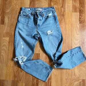 Levi's Light Blue Distressed Wedgie Jeans sz 27